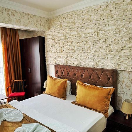 Rose Suite & Hotel Бююкчекмедже Екстер'єр фото